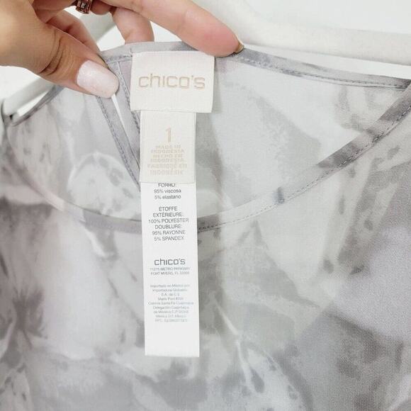 Chico's Womens Grey White Stretchy Sheer Floral Flowy Cape Style Blouse Medium - Picture 8 of 13